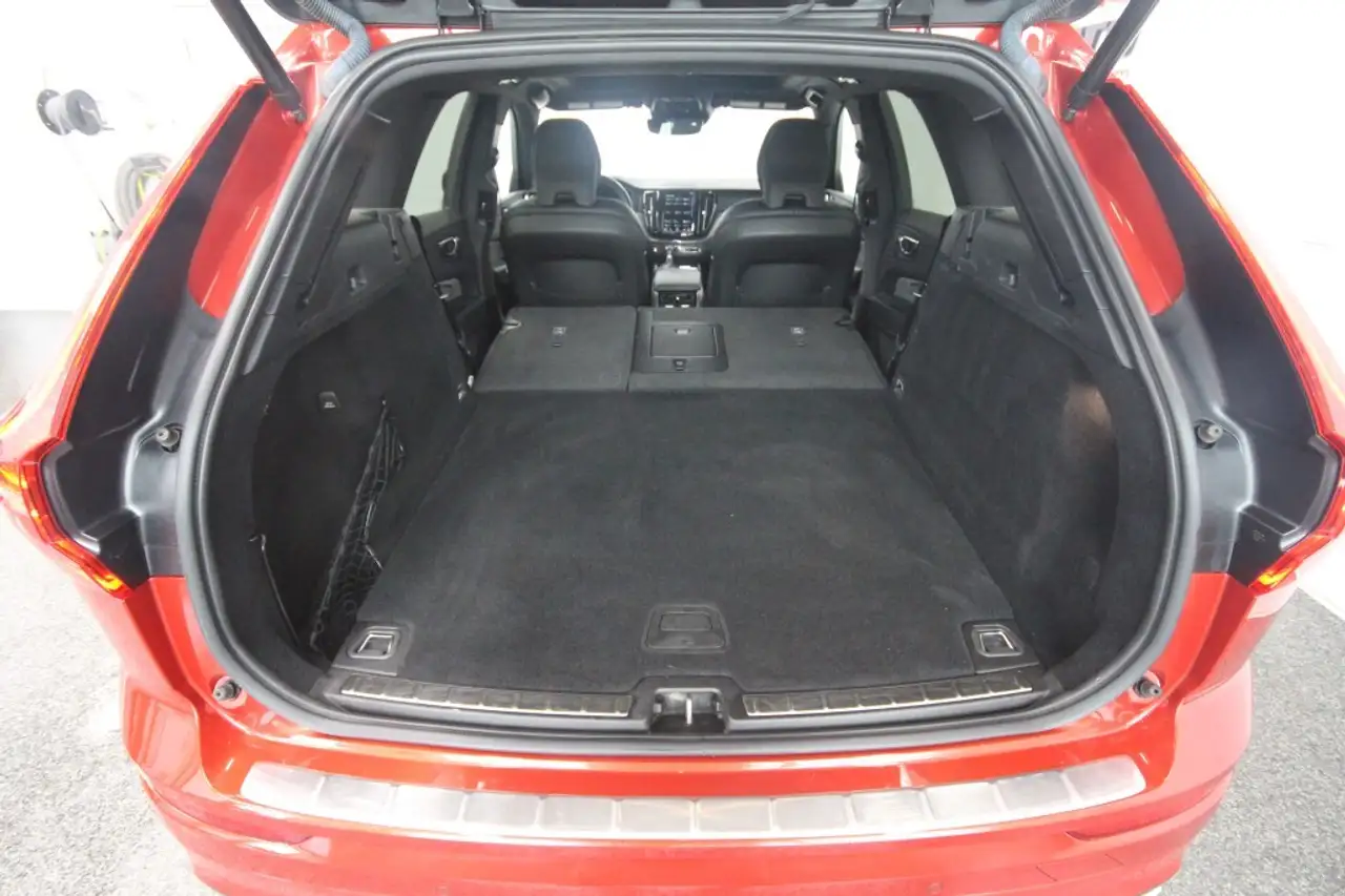 Volvo XC60 снимка Volvo XC60