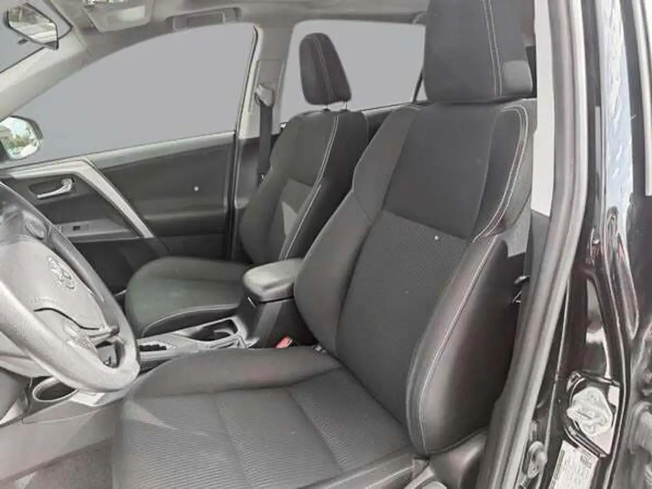 Toyota RAV 4 снимка Toyota RAV 4