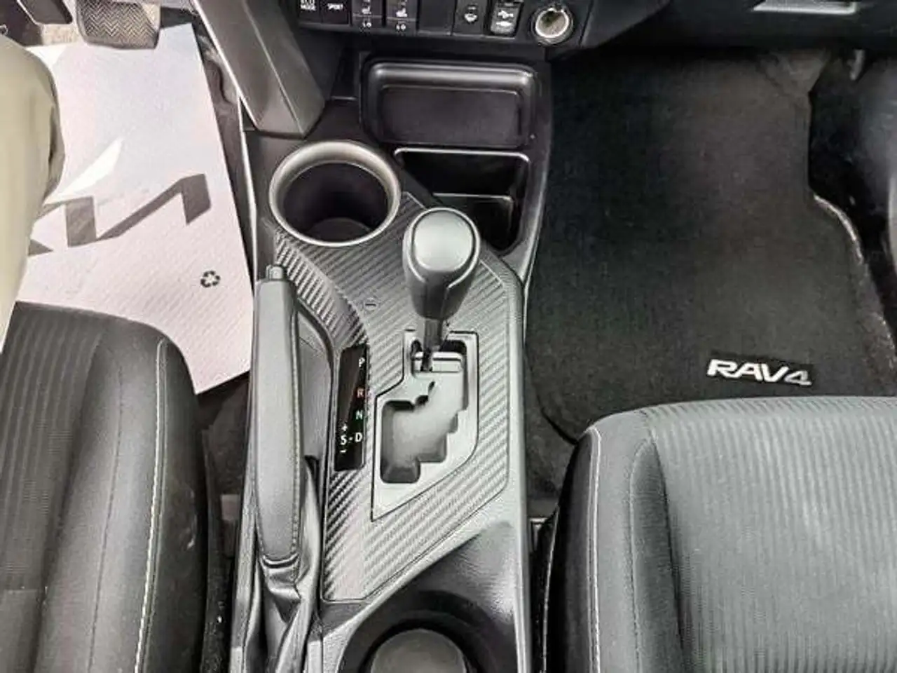 Toyota RAV 4 снимка Toyota RAV 4