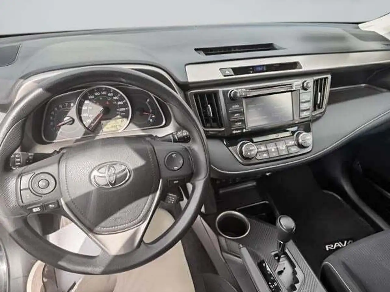 Toyota RAV 4 снимка Toyota RAV 4
