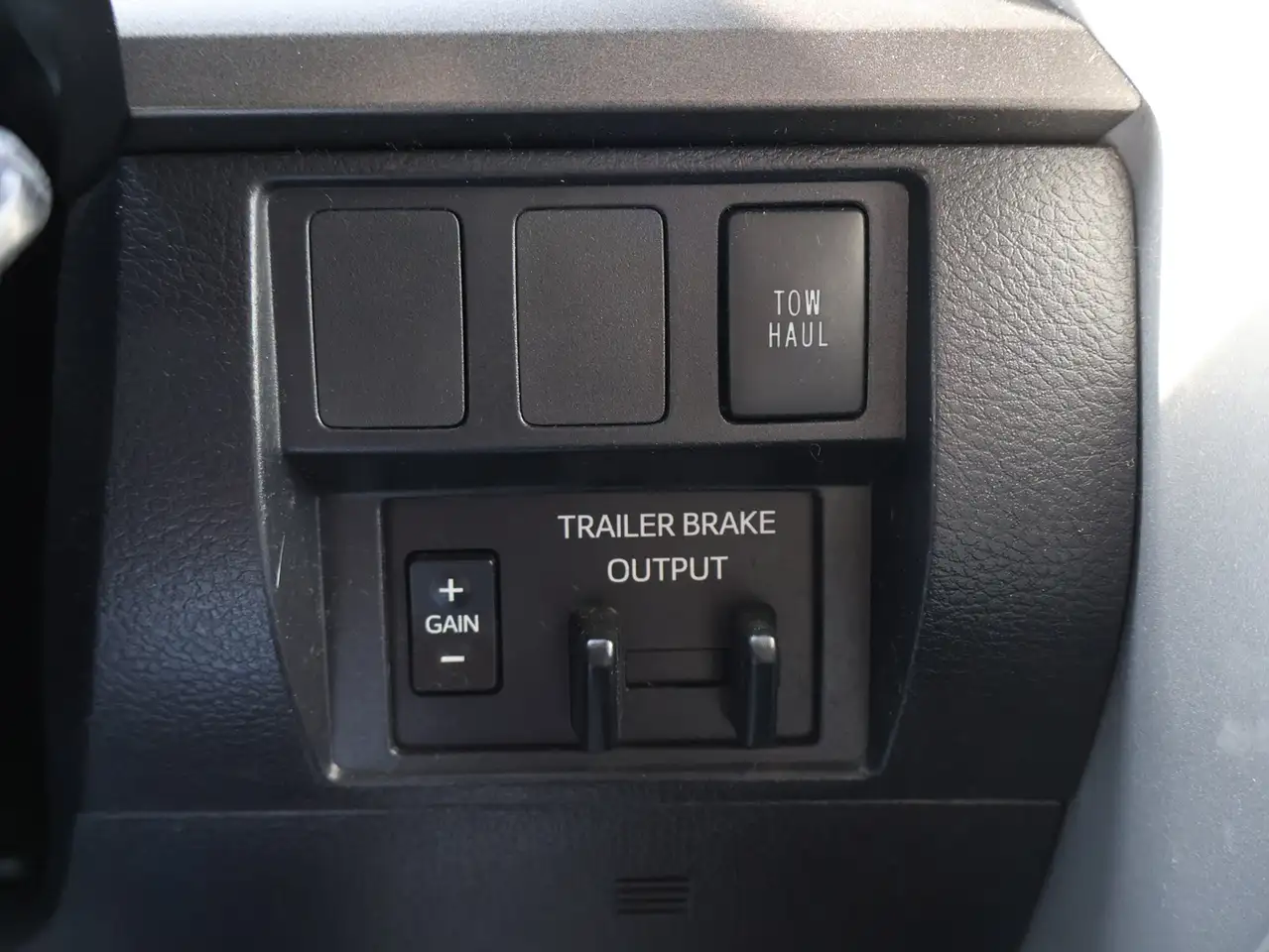 Toyota Tundra снимка Toyota Tundra