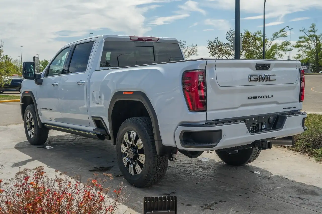 GMC Sierra 3500HD photo GMC Sierra 3500HD