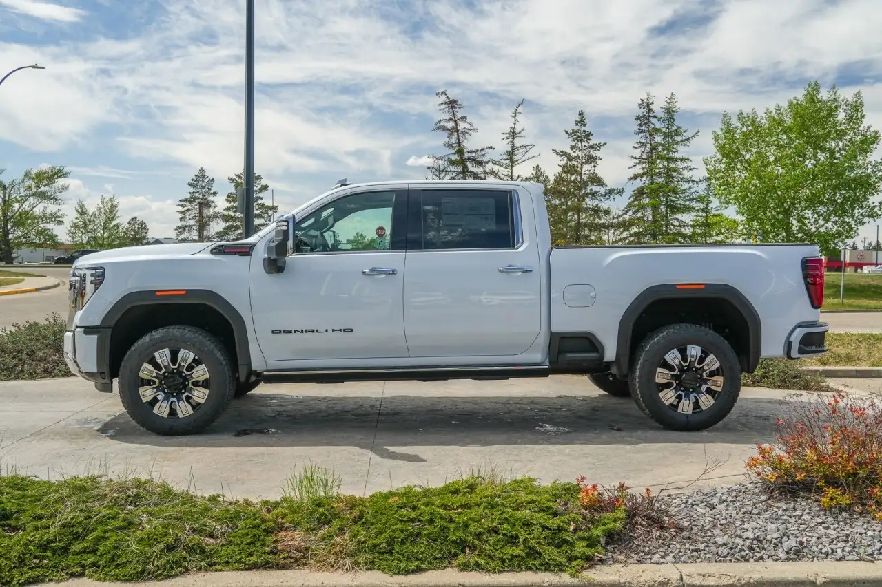 GMC Sierra 3500HD photo GMC Sierra 3500HD