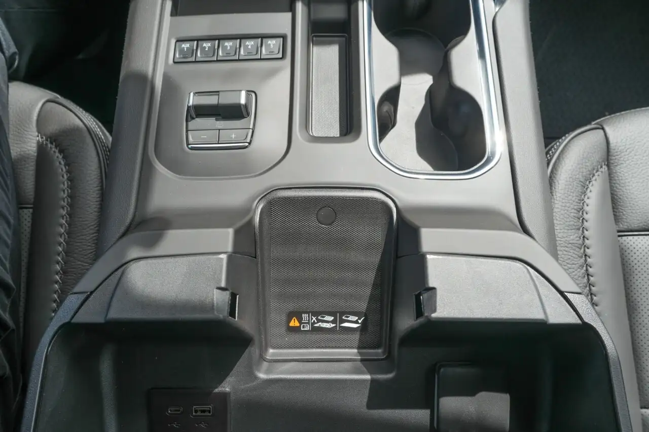 GMC Sierra 3500HD photo GMC Sierra 3500HD