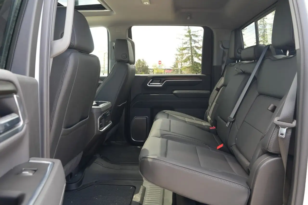 GMC Sierra 3500HD photo GMC Sierra 3500HD