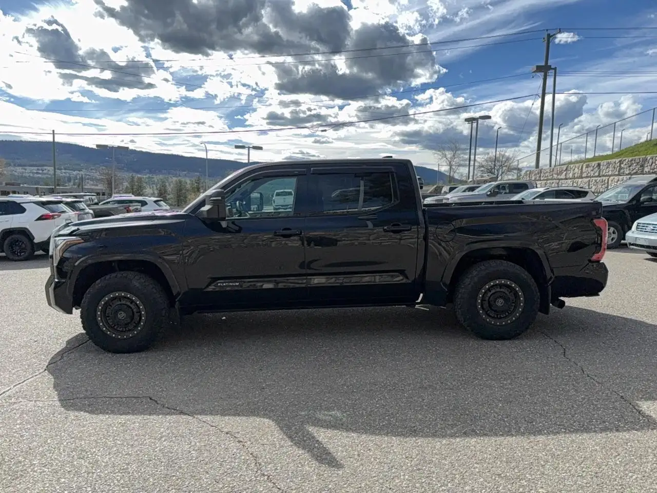 Toyota Tundra снимка Toyota Tundra