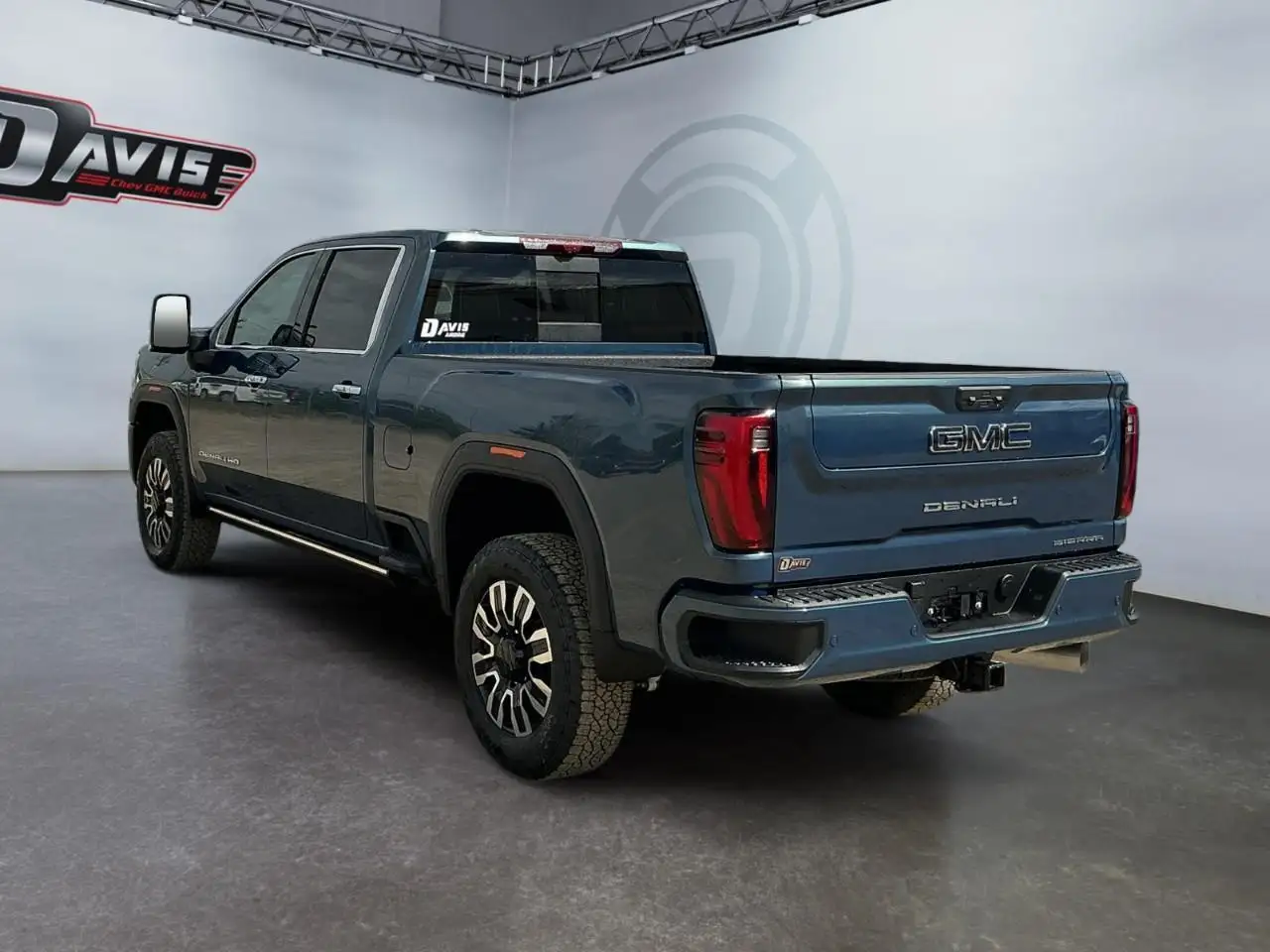 GMC Sierra 3500HD снимка GMC Sierra 3500HD