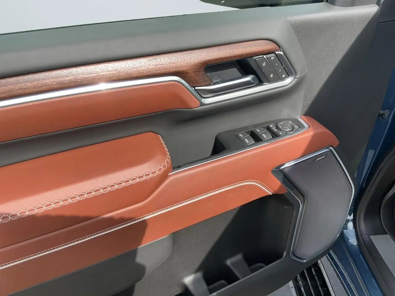 GMC Sierra 3500HD снимка GMC Sierra 3500HD