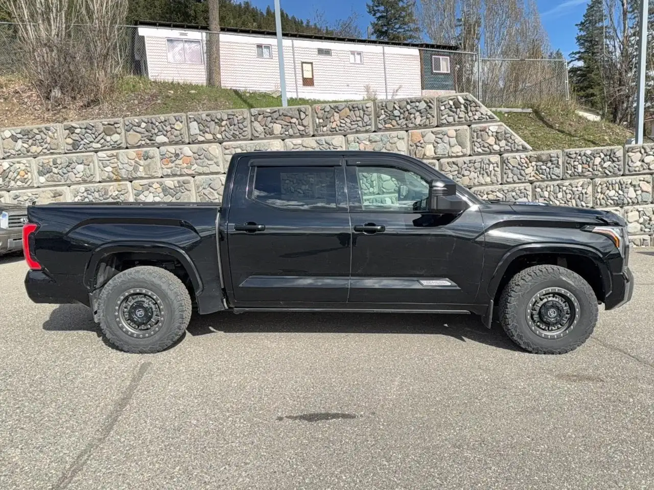 Toyota Tundra снимка Toyota Tundra