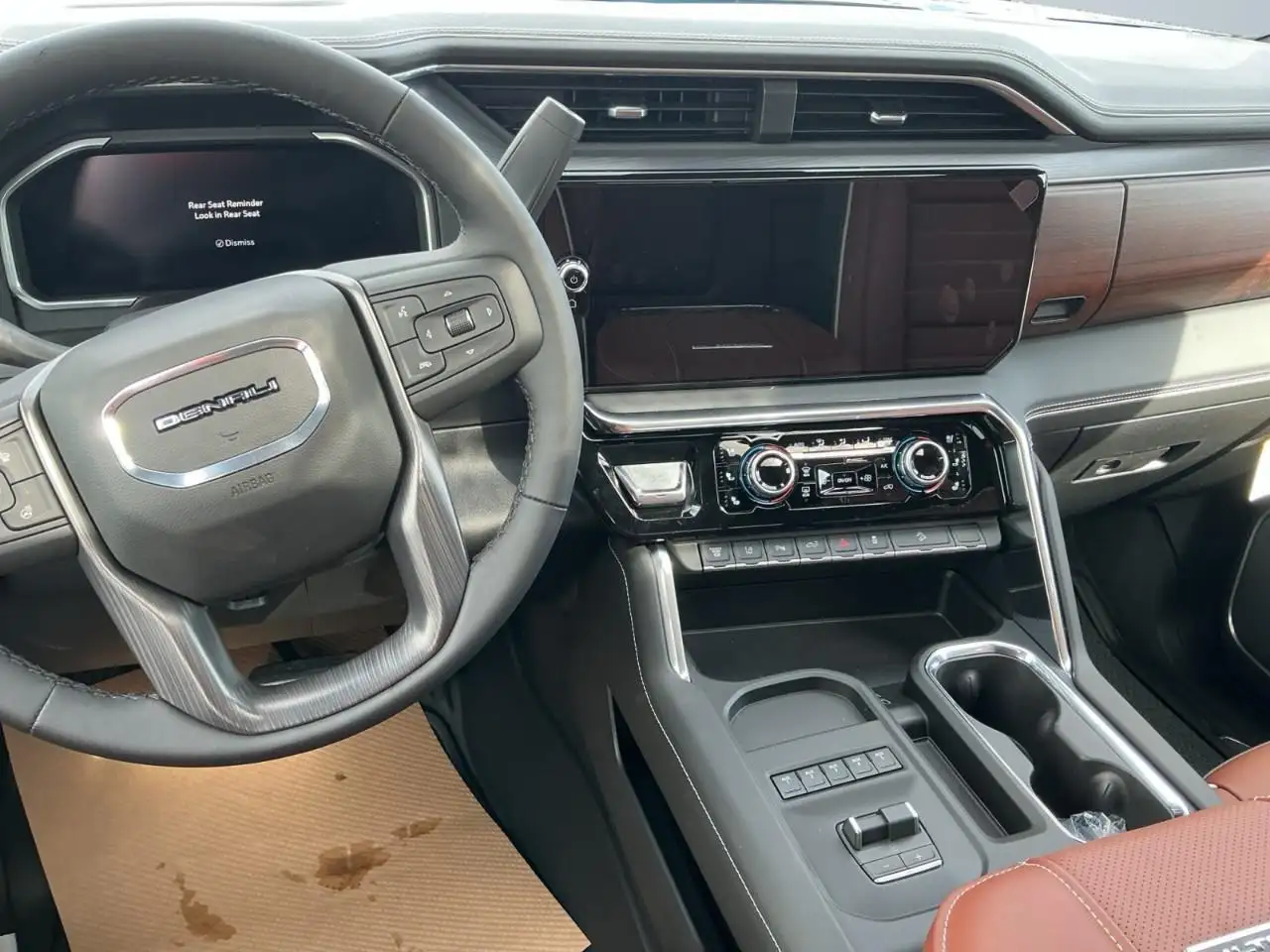 GMC Sierra 3500HD снимка GMC Sierra 3500HD
