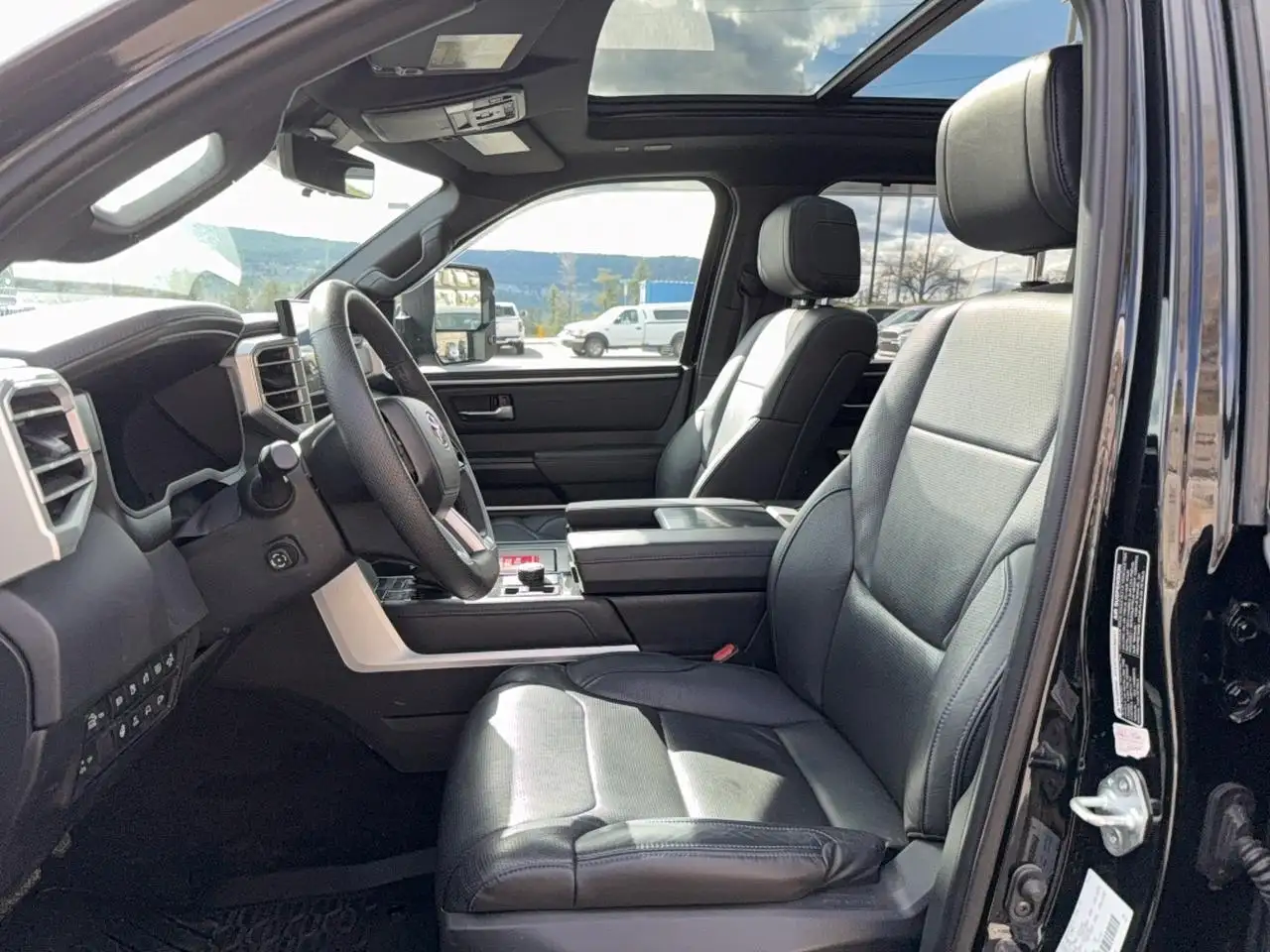 Toyota Tundra снимка Toyota Tundra