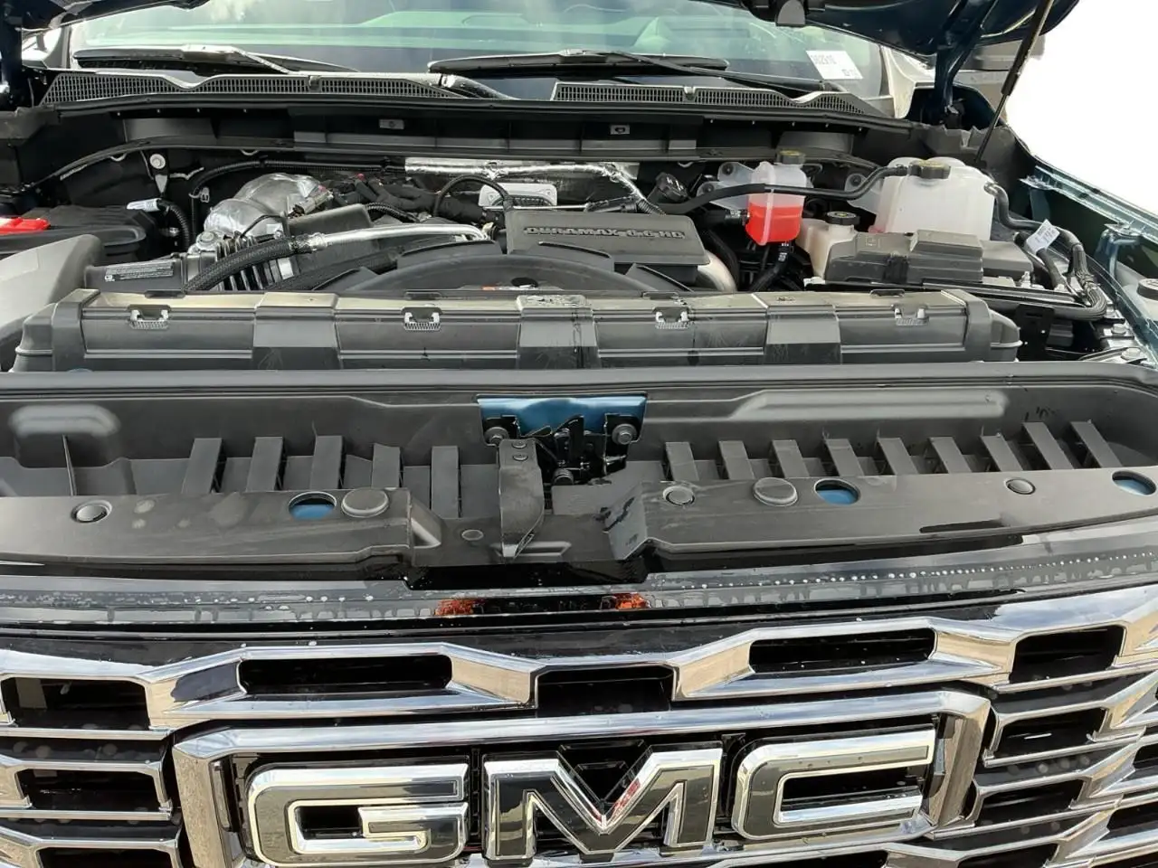 GMC Sierra 3500HD снимка GMC Sierra 3500HD