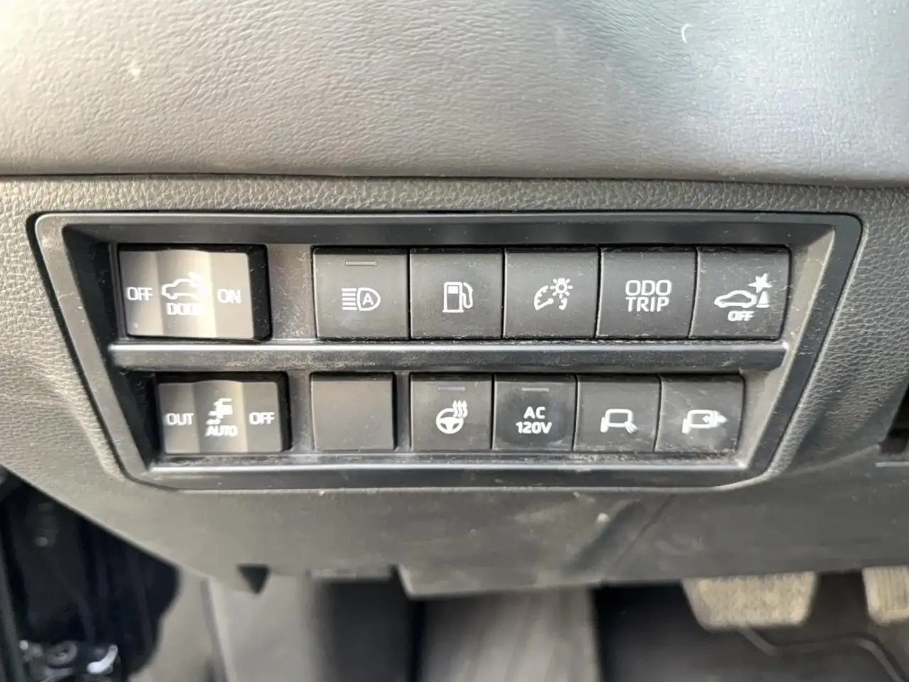 Toyota Tundra снимка Toyota Tundra