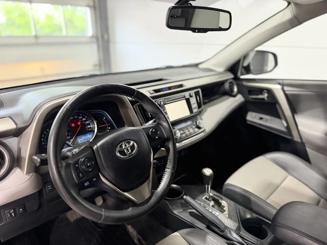 Toyota RAV 4 photo Toyota RAV 4