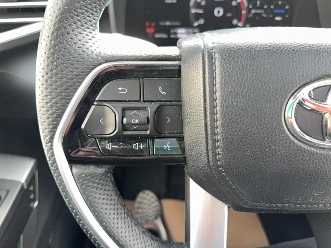 Toyota Tundra снимка Toyota Tundra