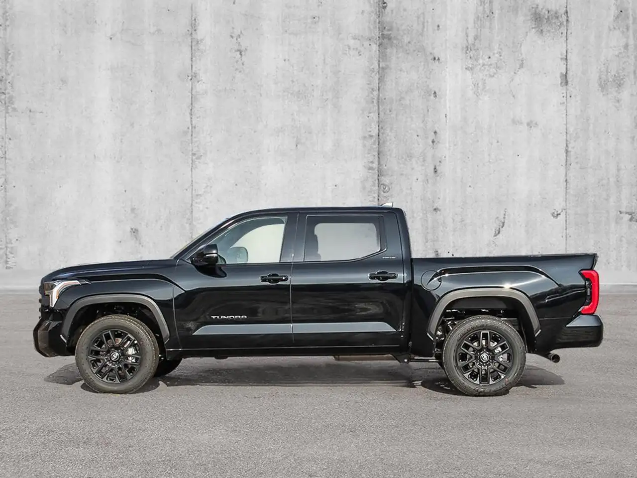 Toyota Tundra снимка Toyota Tundra