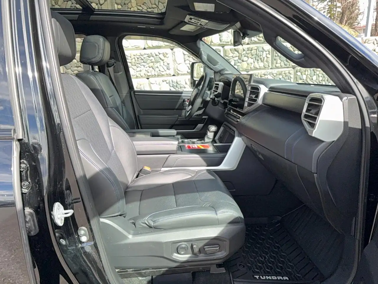Toyota Tundra снимка Toyota Tundra