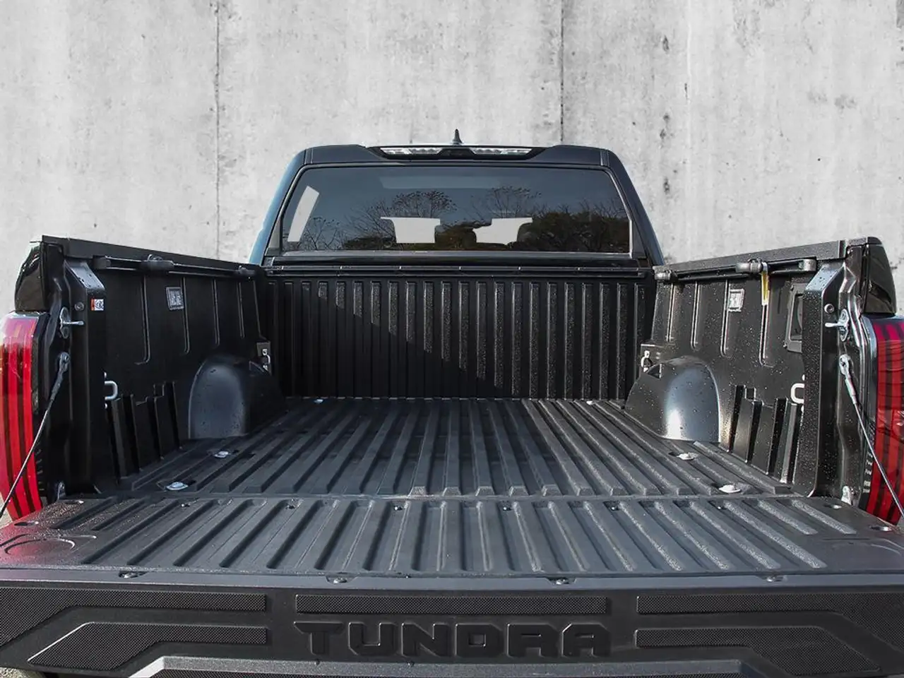 Toyota Tundra снимка Toyota Tundra