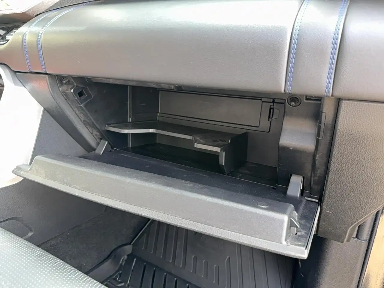 Toyota Tundra снимка Toyota Tundra