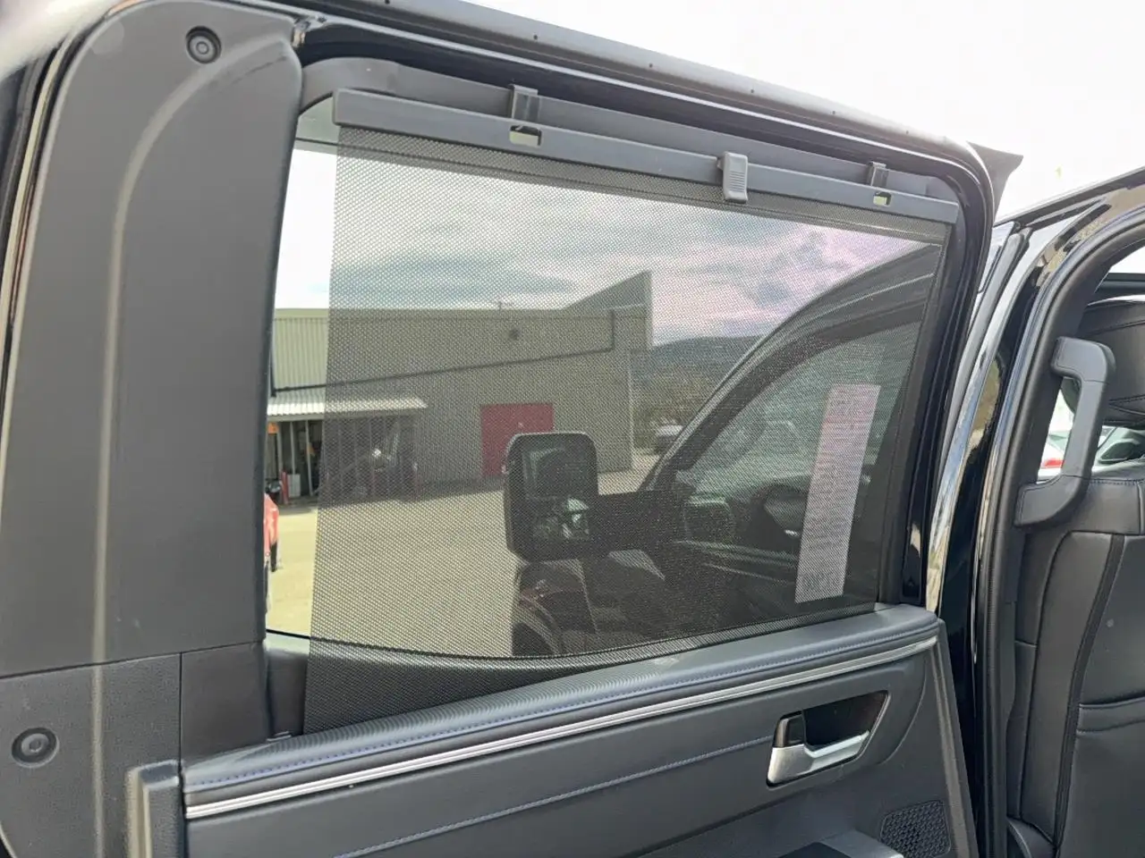 Toyota Tundra снимка Toyota Tundra