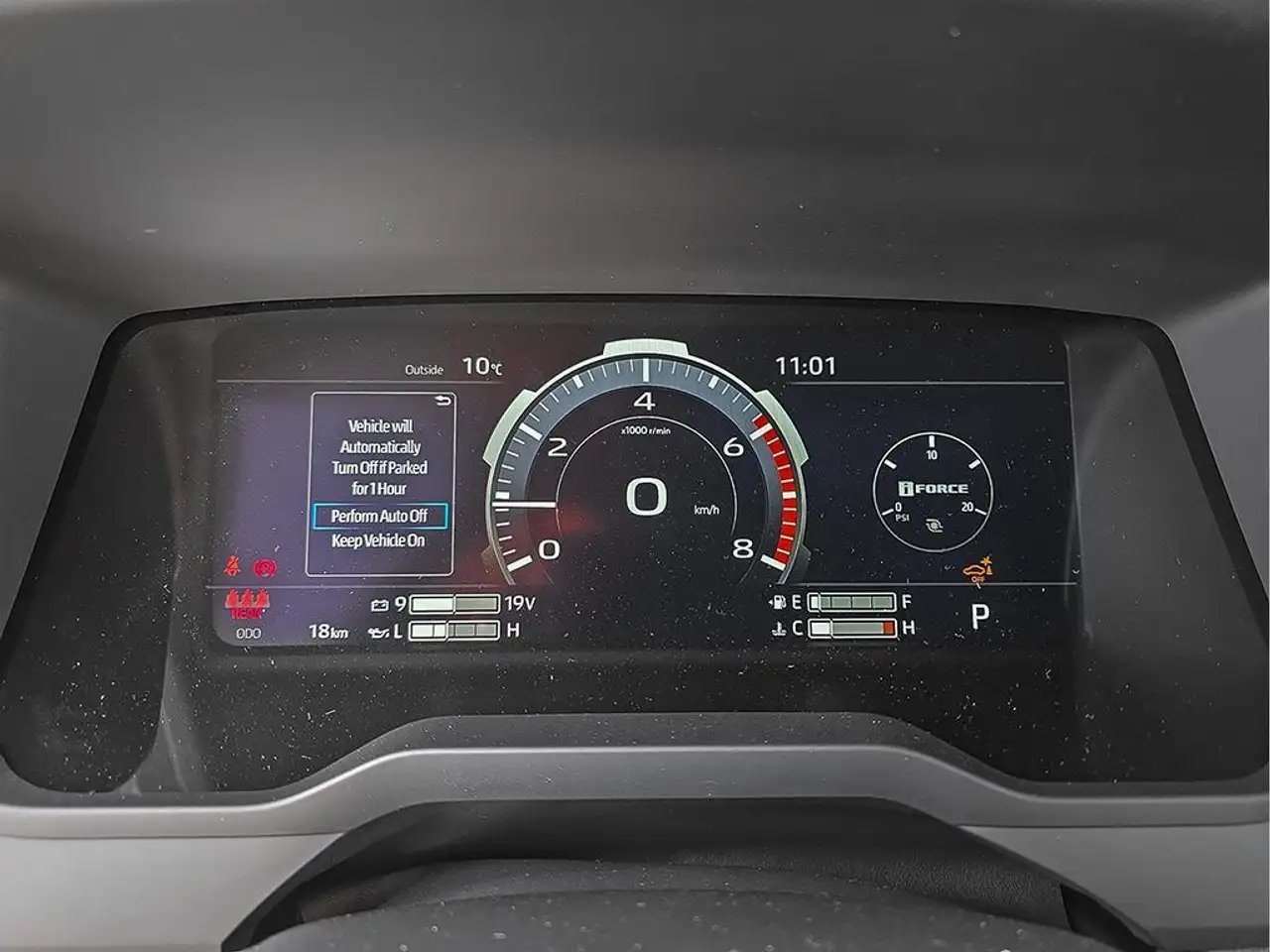Toyota Tundra снимка Toyota Tundra
