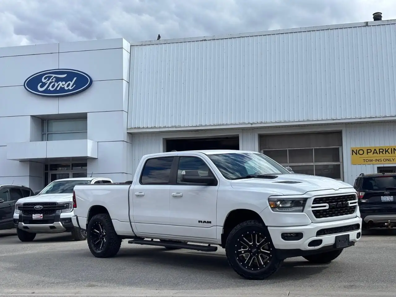 RAM 1500 снимка RAM 1500