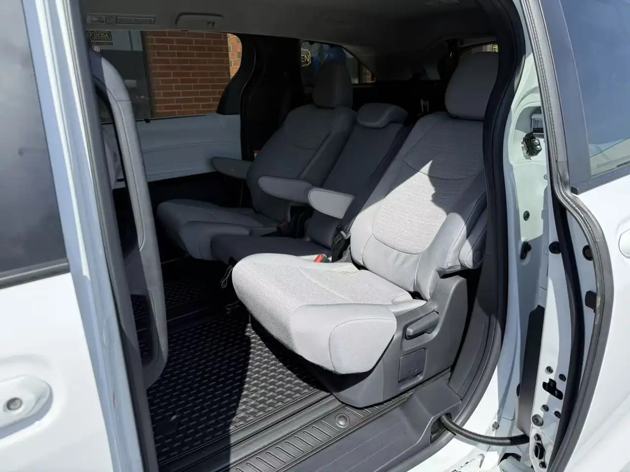 Toyota Sienna photo Toyota Sienna