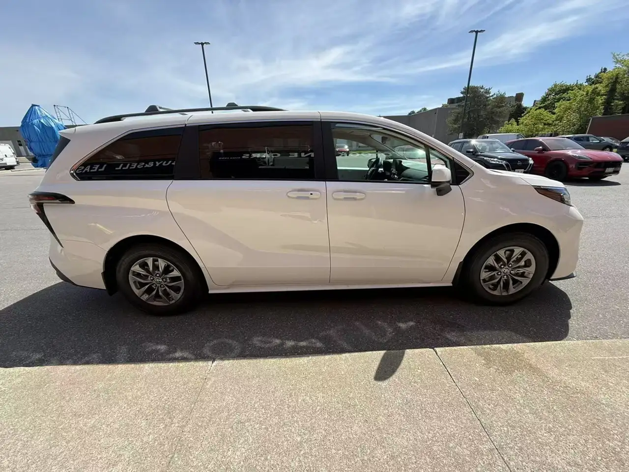Toyota Sienna photo Toyota Sienna