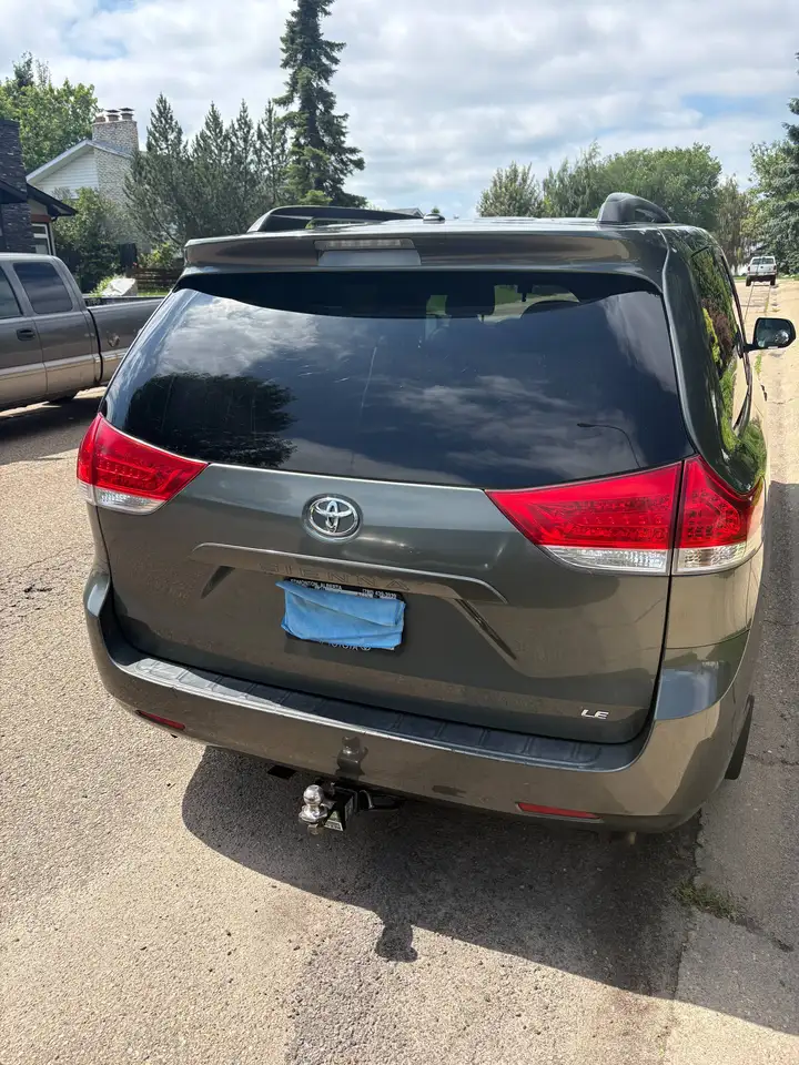 Toyota Sienna photo Toyota Sienna