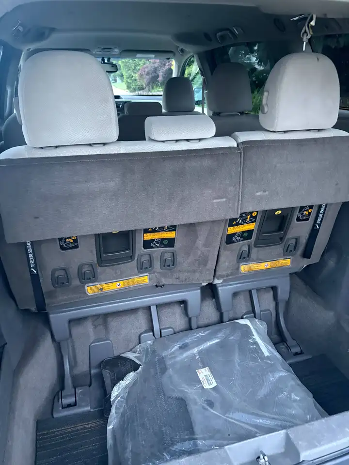 Toyota Sienna photo Toyota Sienna