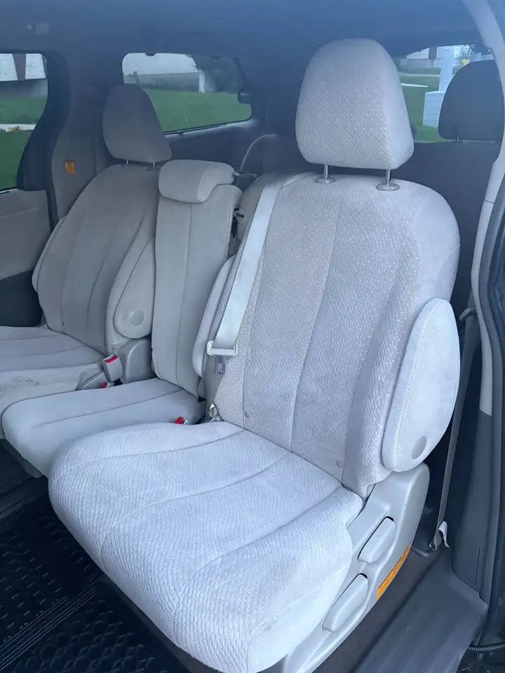 Toyota Sienna photo Toyota Sienna