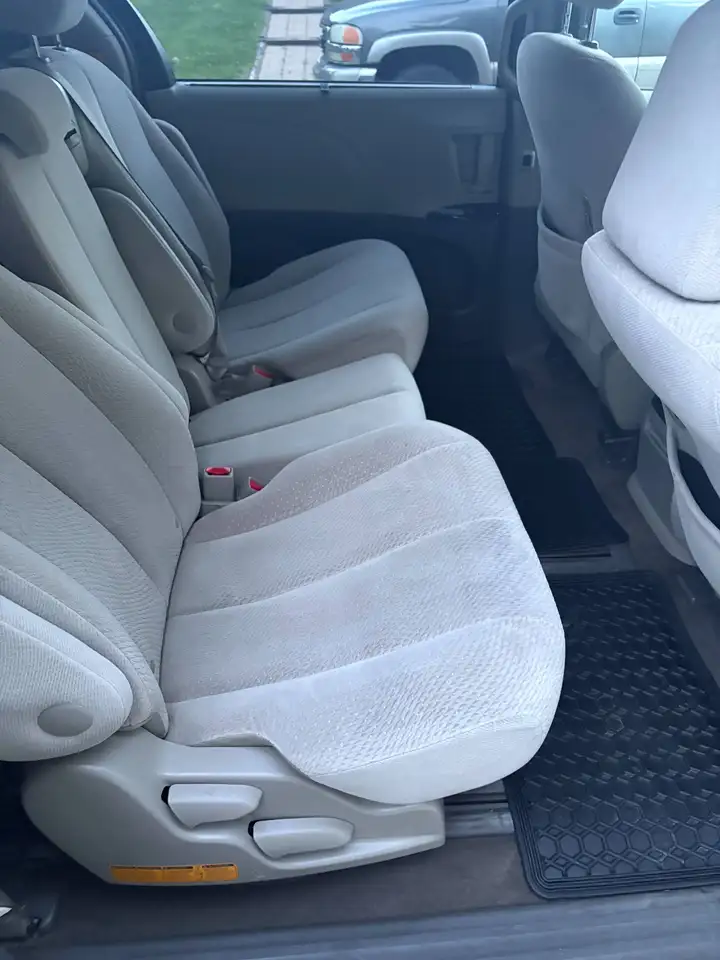Toyota Sienna photo Toyota Sienna