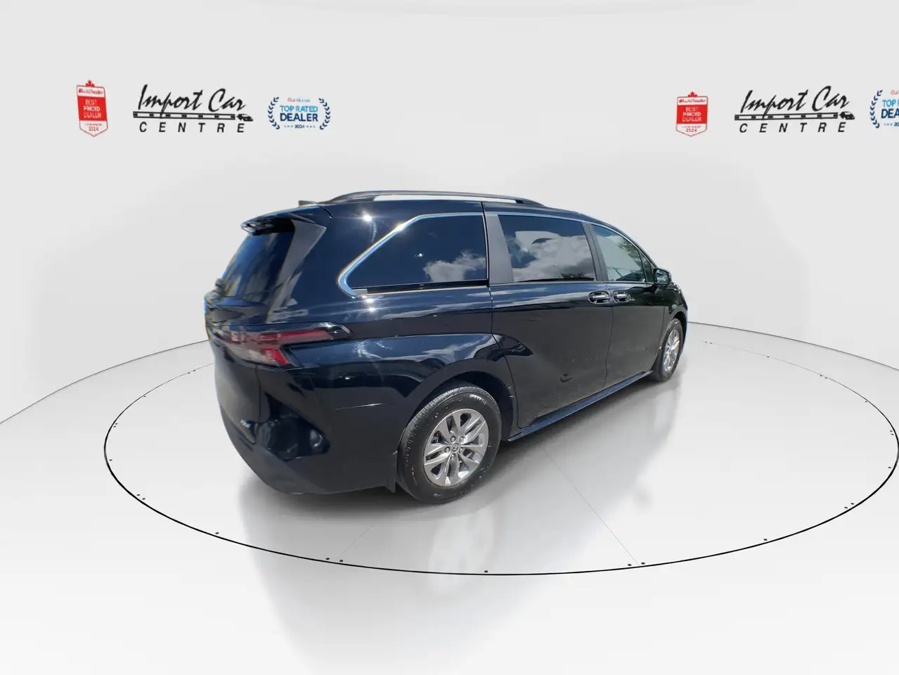 Toyota Sienna снимка Toyota Sienna