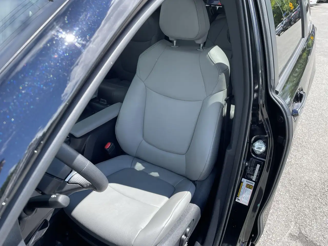 Toyota Sienna снимка Toyota Sienna