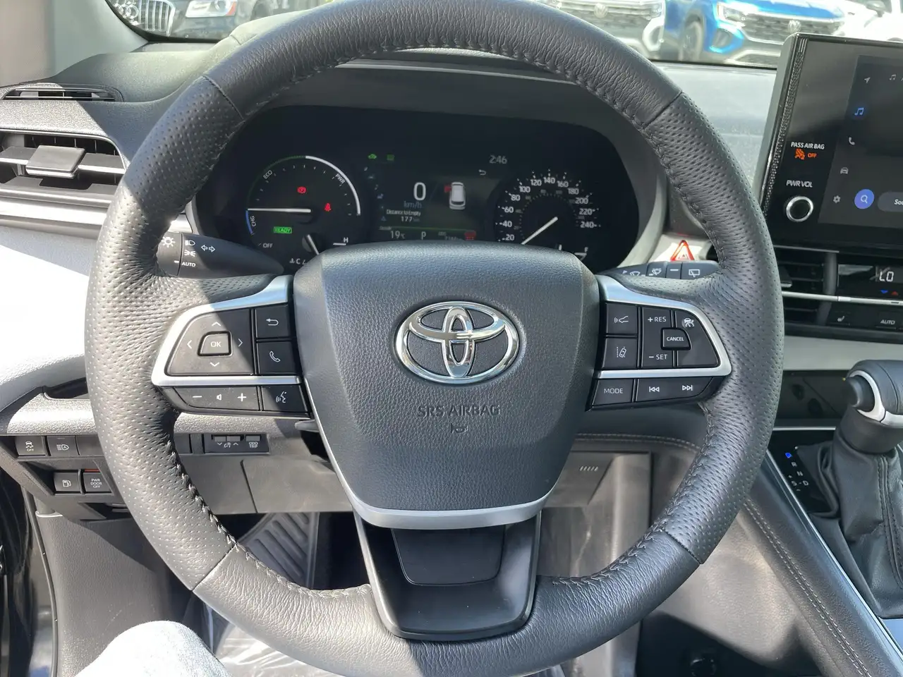 Toyota Sienna снимка Toyota Sienna