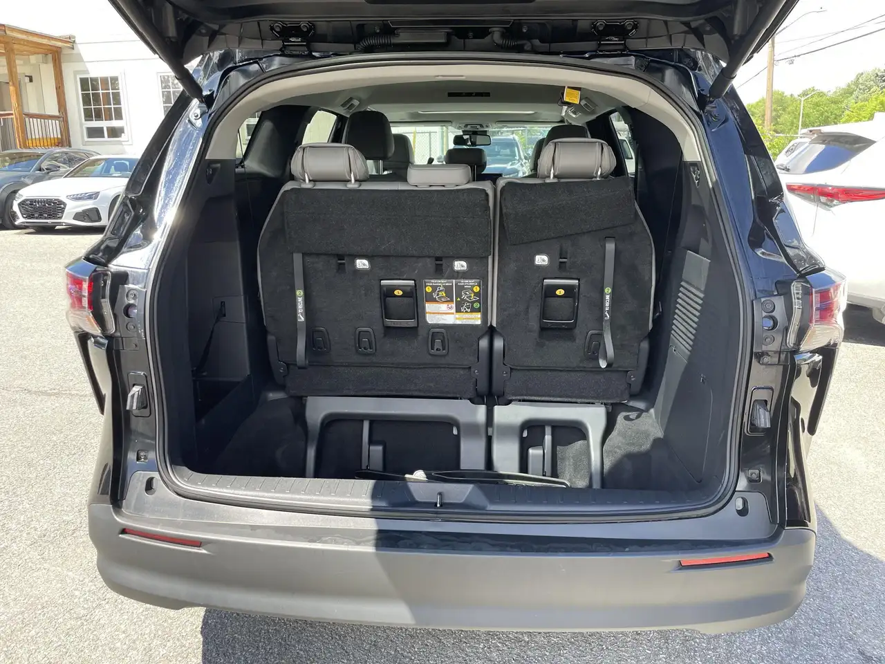 Toyota Sienna снимка Toyota Sienna