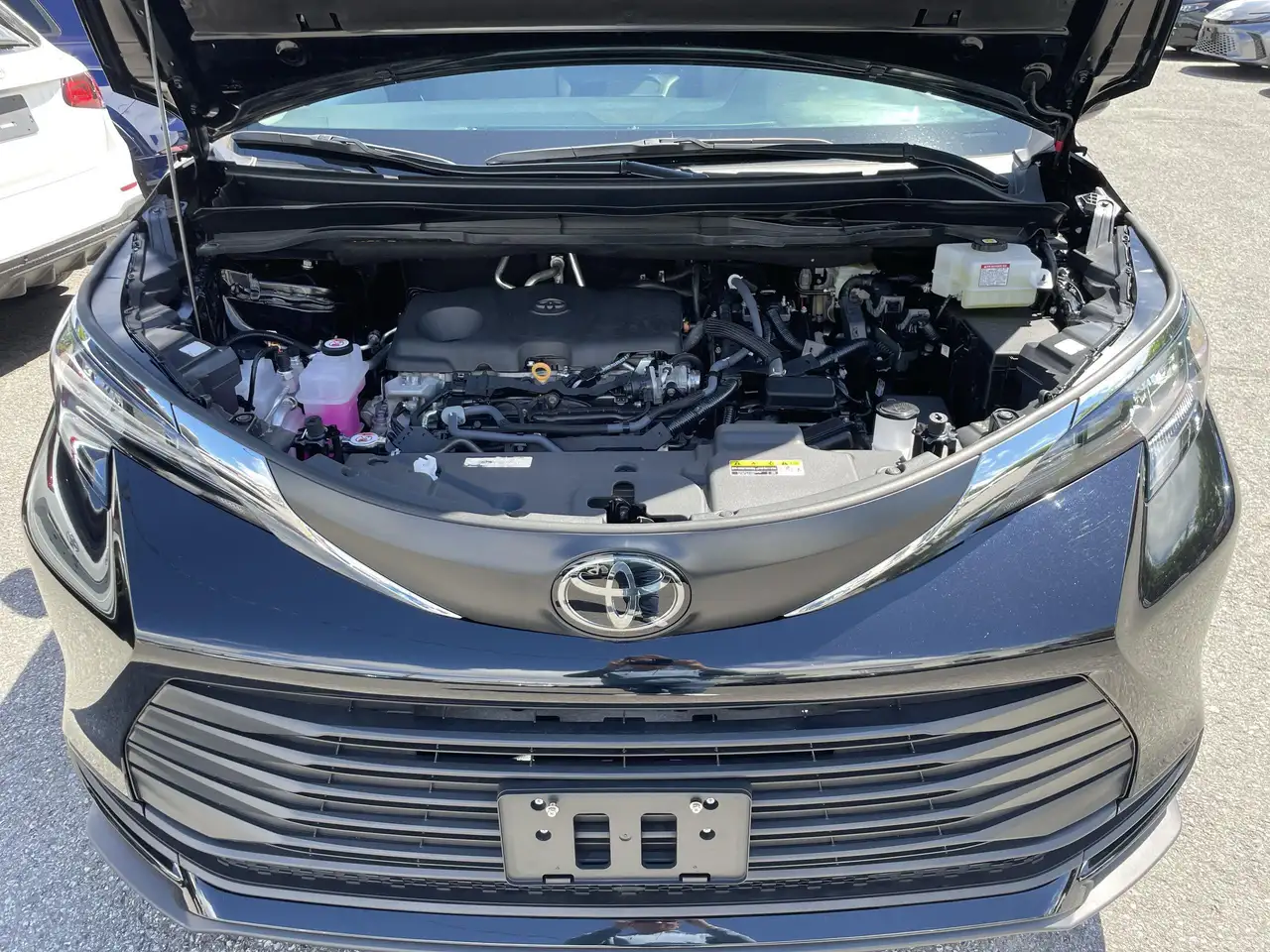 Toyota Sienna снимка Toyota Sienna