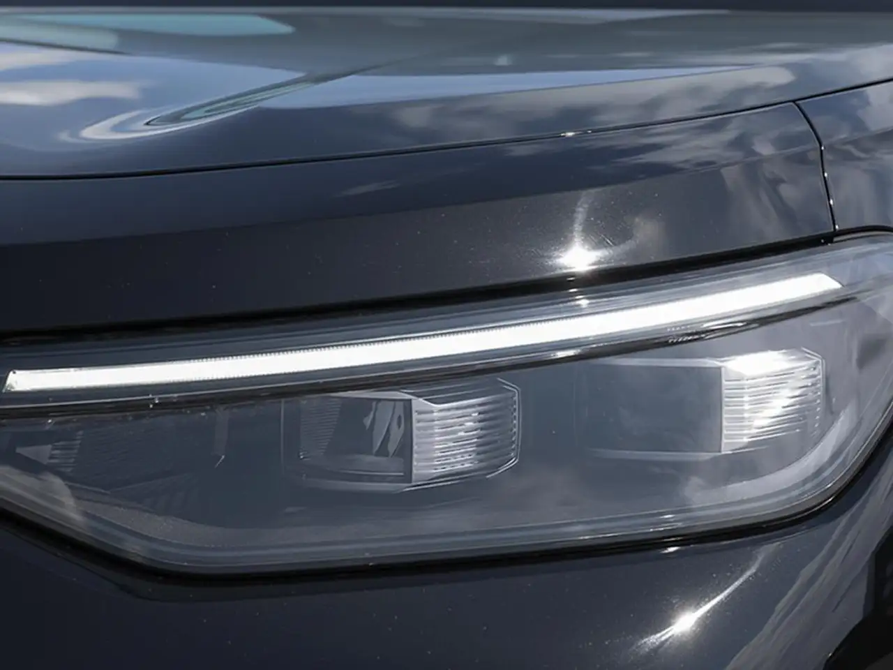 Volkswagen Tiguan photo Volkswagen Tiguan