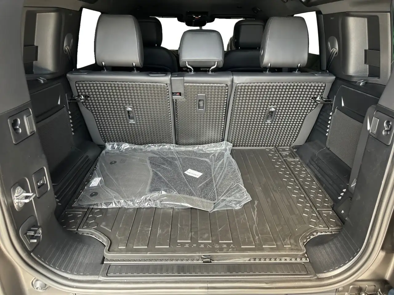 Land Rover Defender снимка Land Rover Defender