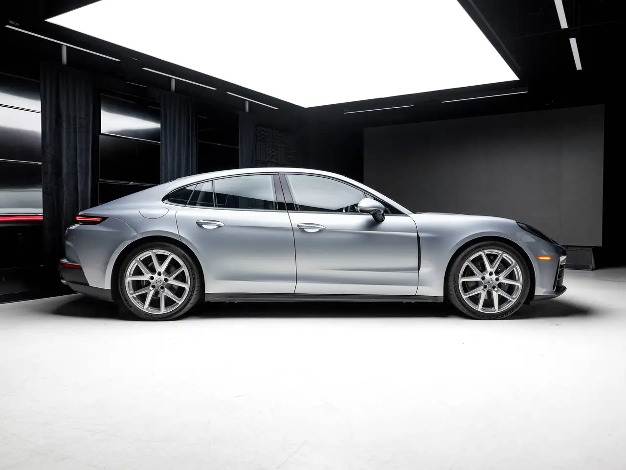 Porsche Panamera снимка Porsche Panamera