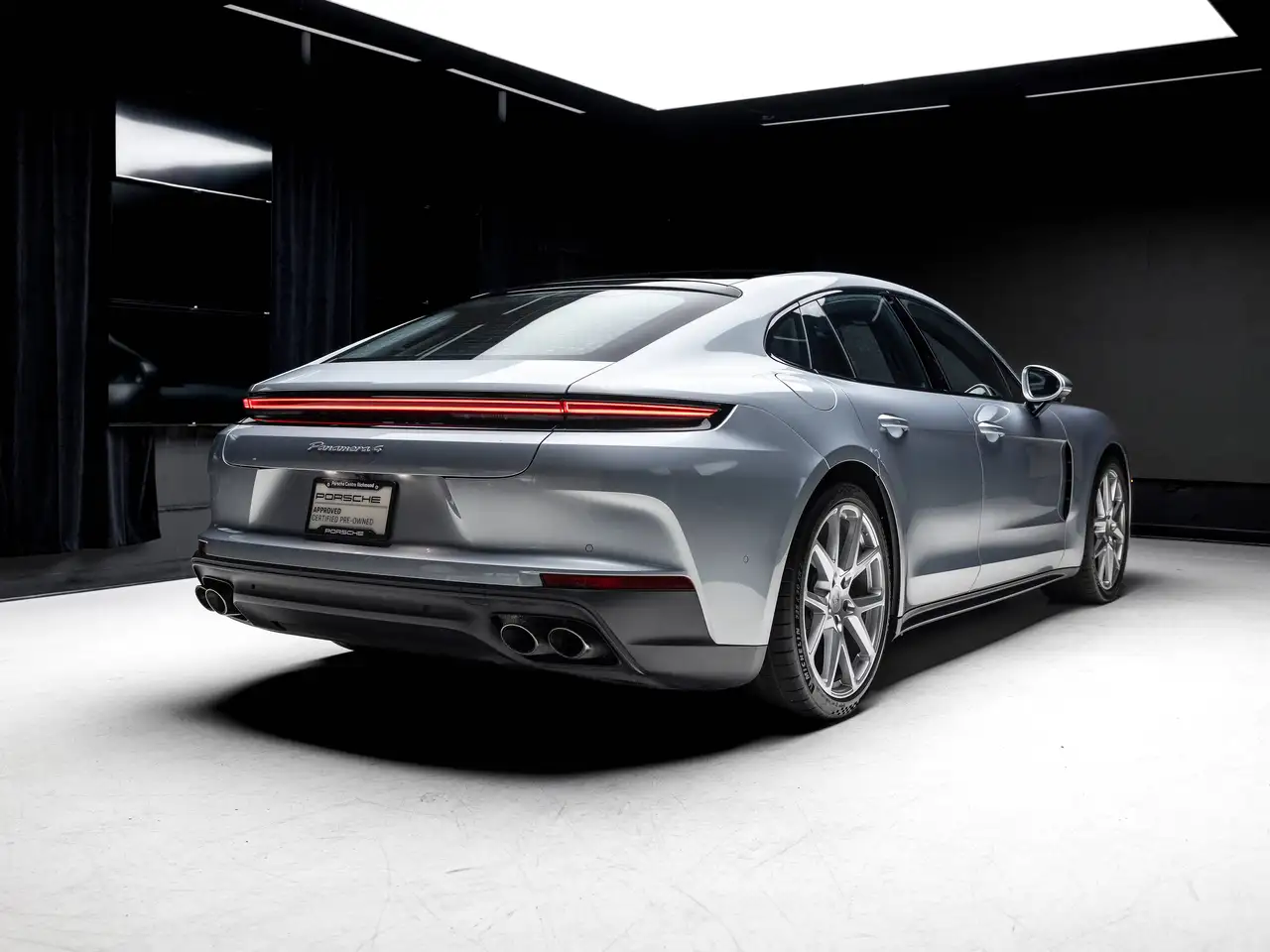 Porsche Panamera снимка Porsche Panamera