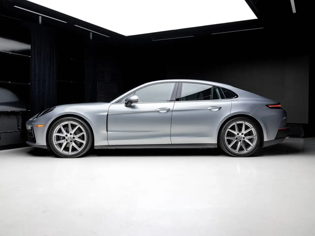 Porsche Panamera снимка Porsche Panamera
