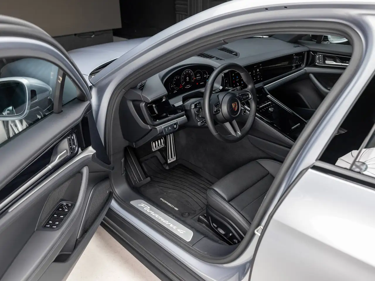 Porsche Panamera снимка Porsche Panamera