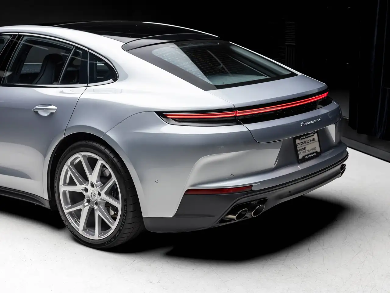 Porsche Panamera снимка Porsche Panamera