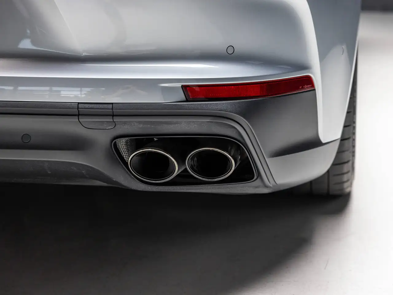 Porsche Panamera снимка Porsche Panamera