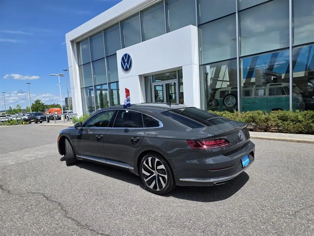 Volkswagen Arteon photo Volkswagen Arteon