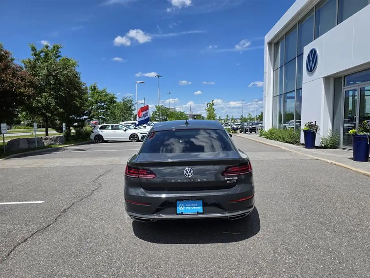 Volkswagen Arteon photo Volkswagen Arteon