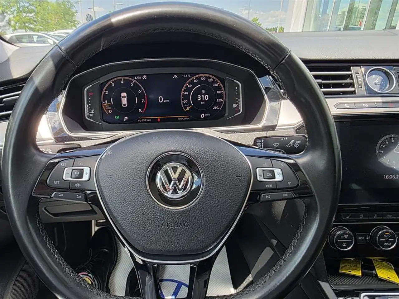Volkswagen Arteon photo Volkswagen Arteon