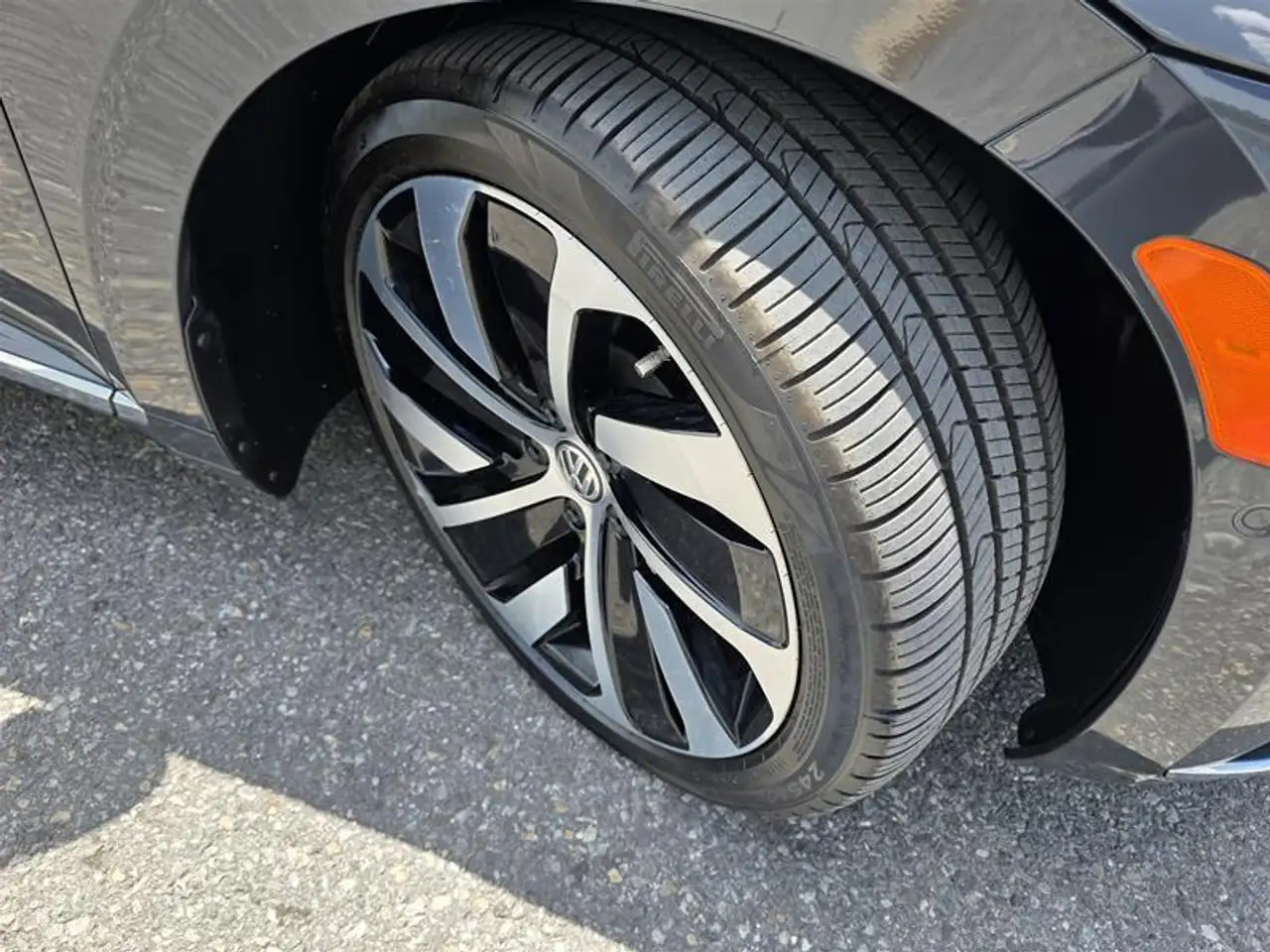 Volkswagen Arteon photo Volkswagen Arteon