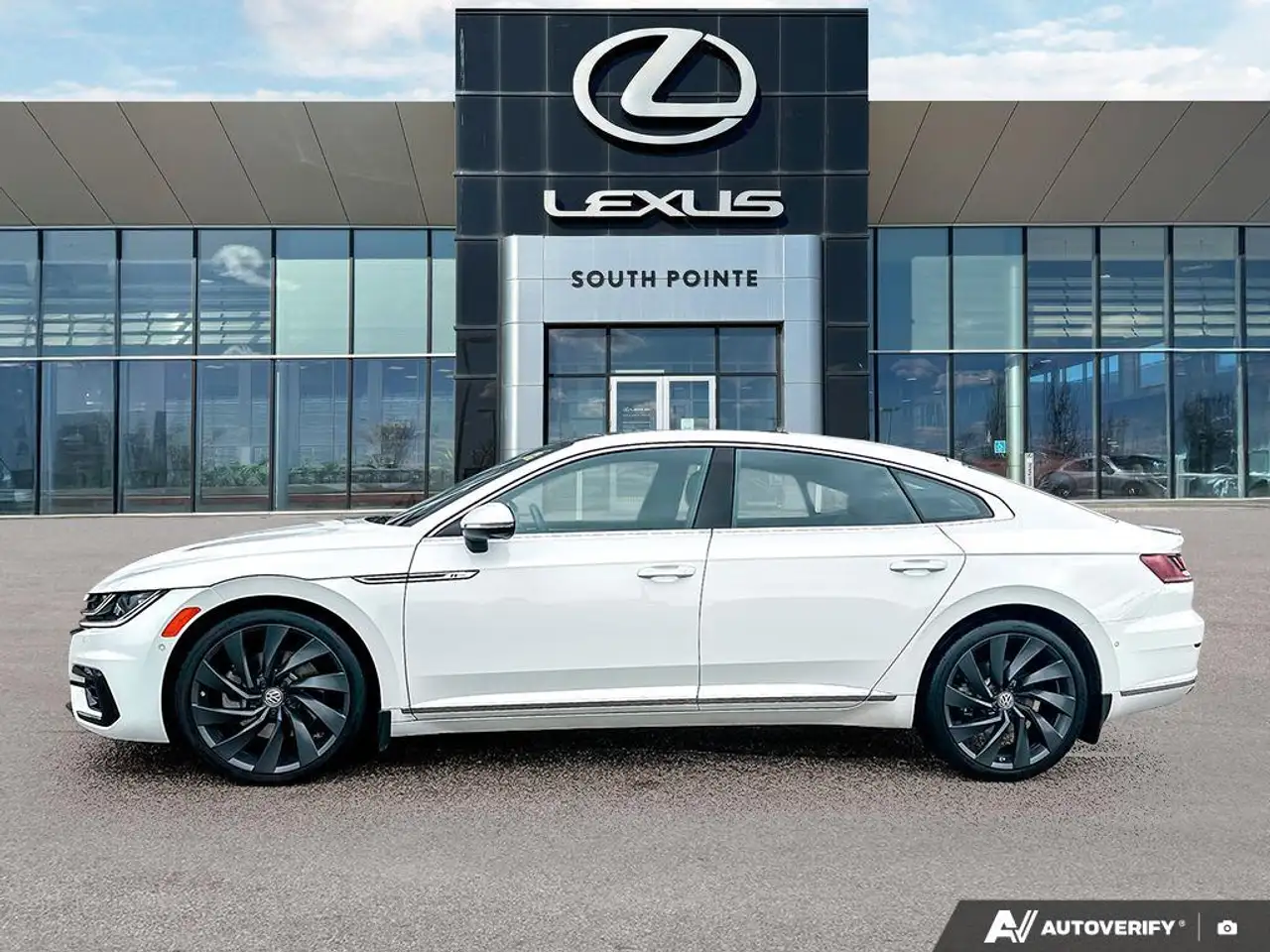 Volkswagen Arteon photo Volkswagen Arteon